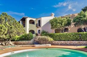 Residence con piscina a Liscia di Vacca, 350 mt dal mare, 3 km da Porto Cervo Liscia Di Vacca